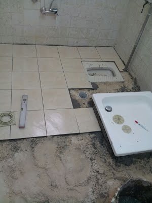 جهاز كشف تسربات المياه تحت البلاط